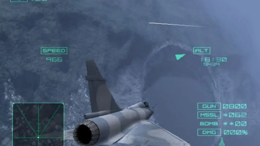 Cena de gameplay de Ace Combat 04: Shattered Skies